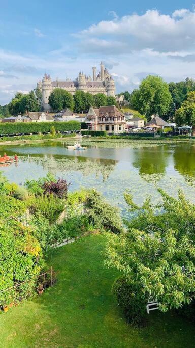 Maison De Charme Avec Vue Sur Chateau بيرّفوندس المظهر الخارجي الصورة
