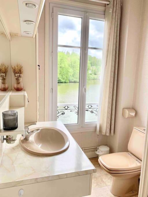 Maison De Charme Avec Vue Sur Chateau بيرّفوندس المظهر الخارجي الصورة